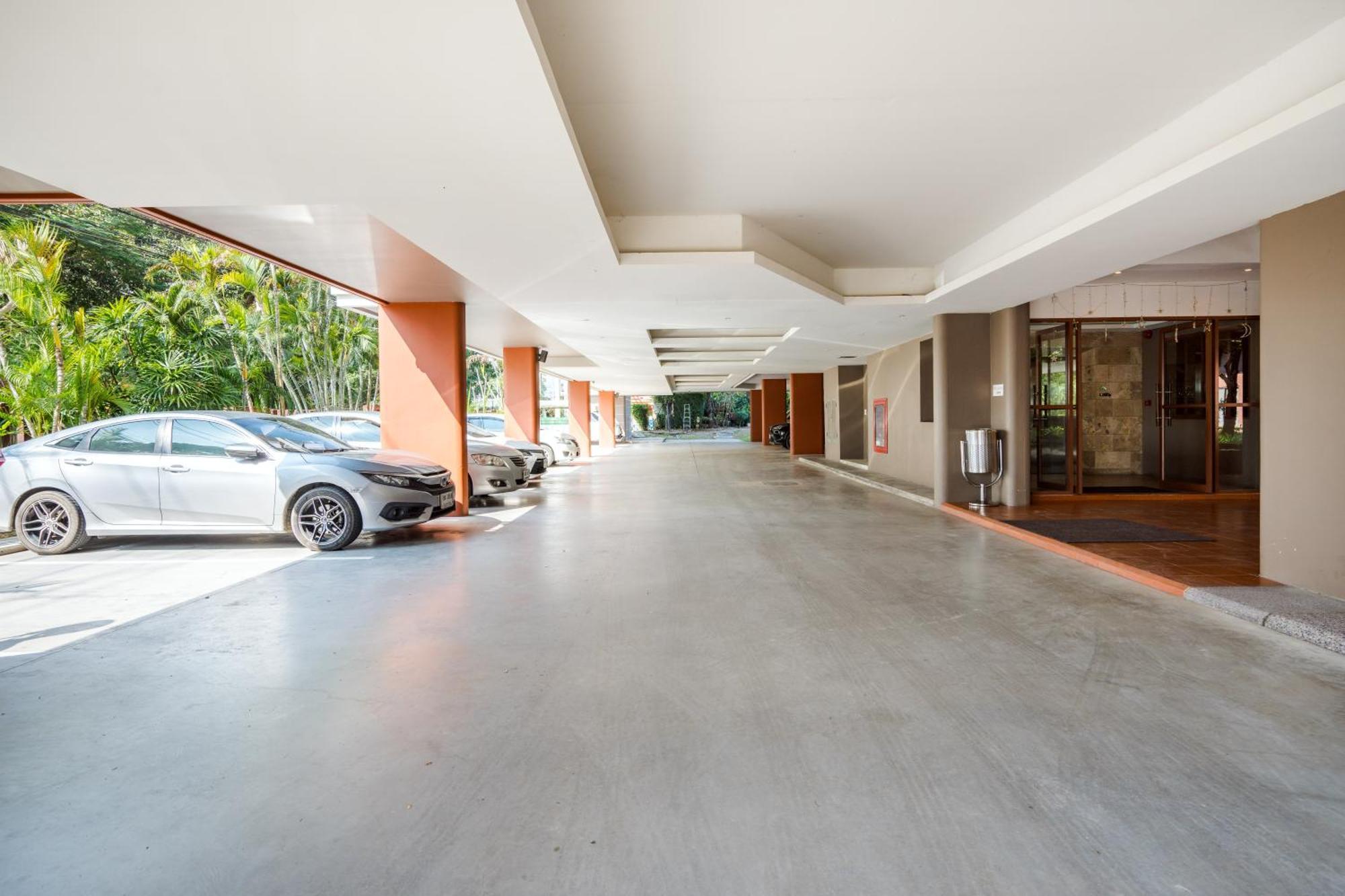 Ayrest Hua Hin Hotel Exterior foto