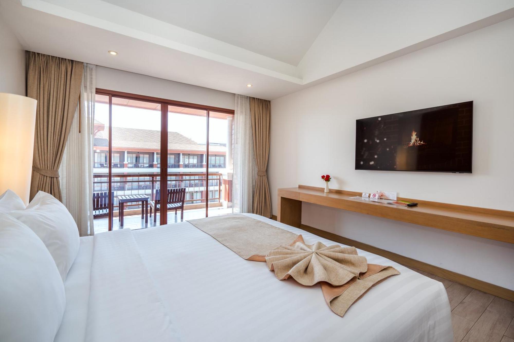 Ayrest Hua Hin Hotel Exterior foto