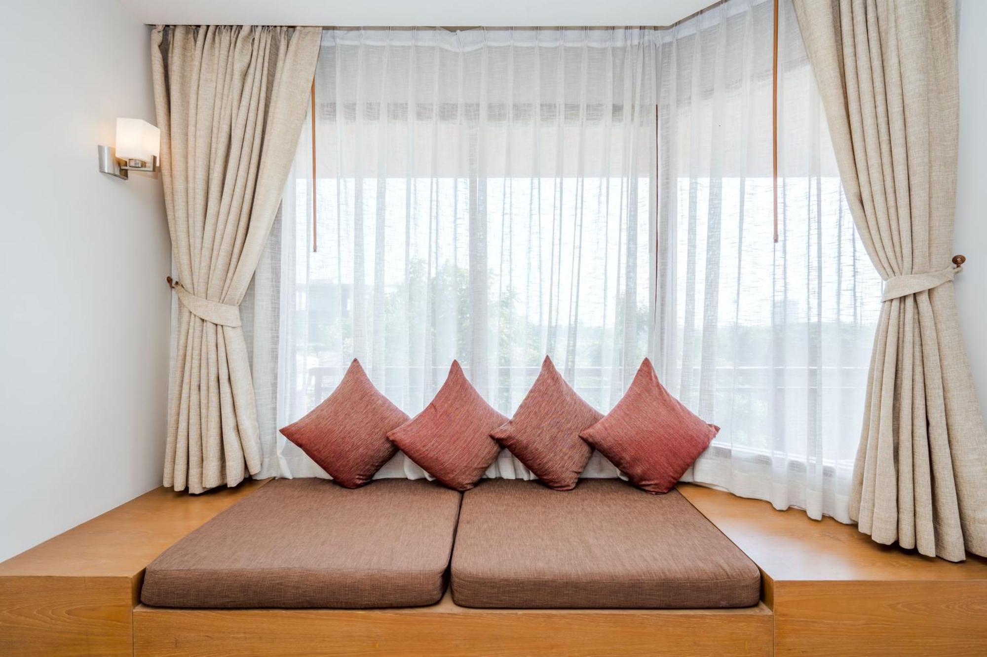 Ayrest Hua Hin Hotel Exterior foto